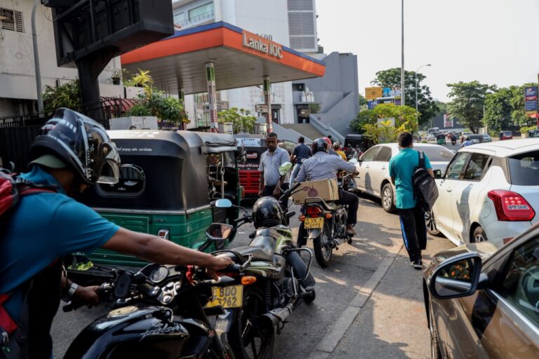 Oil Crisis Spreads from Gulf to Global Markets